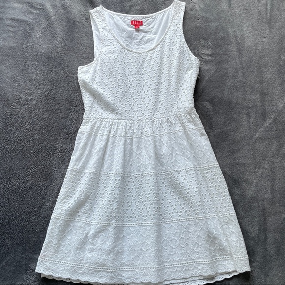 👗 Elle eyelet lace Dress - Picture 1 of 4